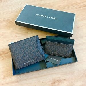 Micheal Kors Logo Billfold Wallet and Card Case Set